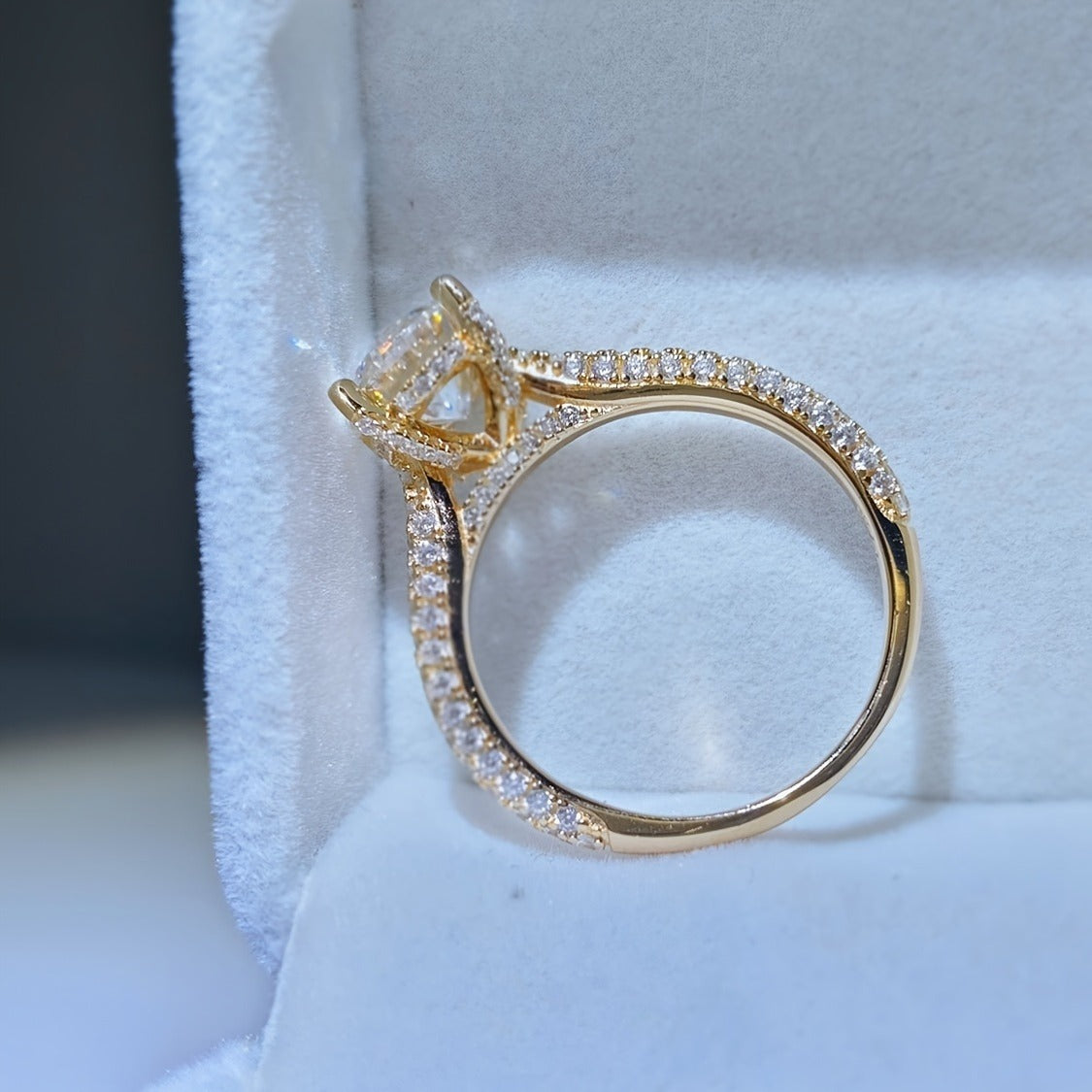 Modischer, kupferplattierter Moissanit-Diamantring